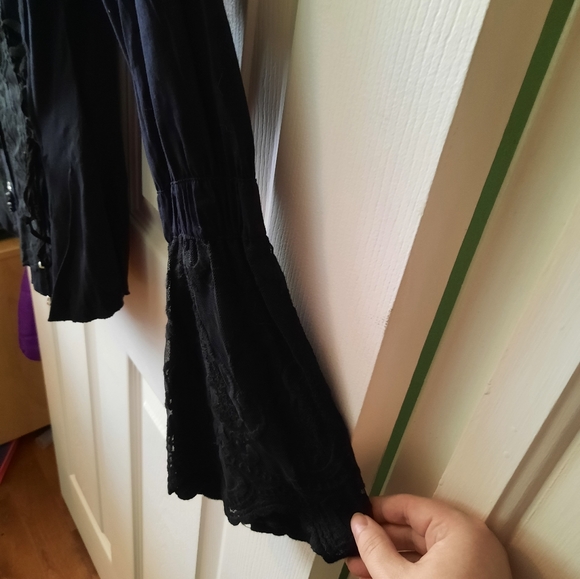 Vitrin Design Size M Unique Black Lacey Button up Shirt with Bell Sleeves - Picture 6 of 11